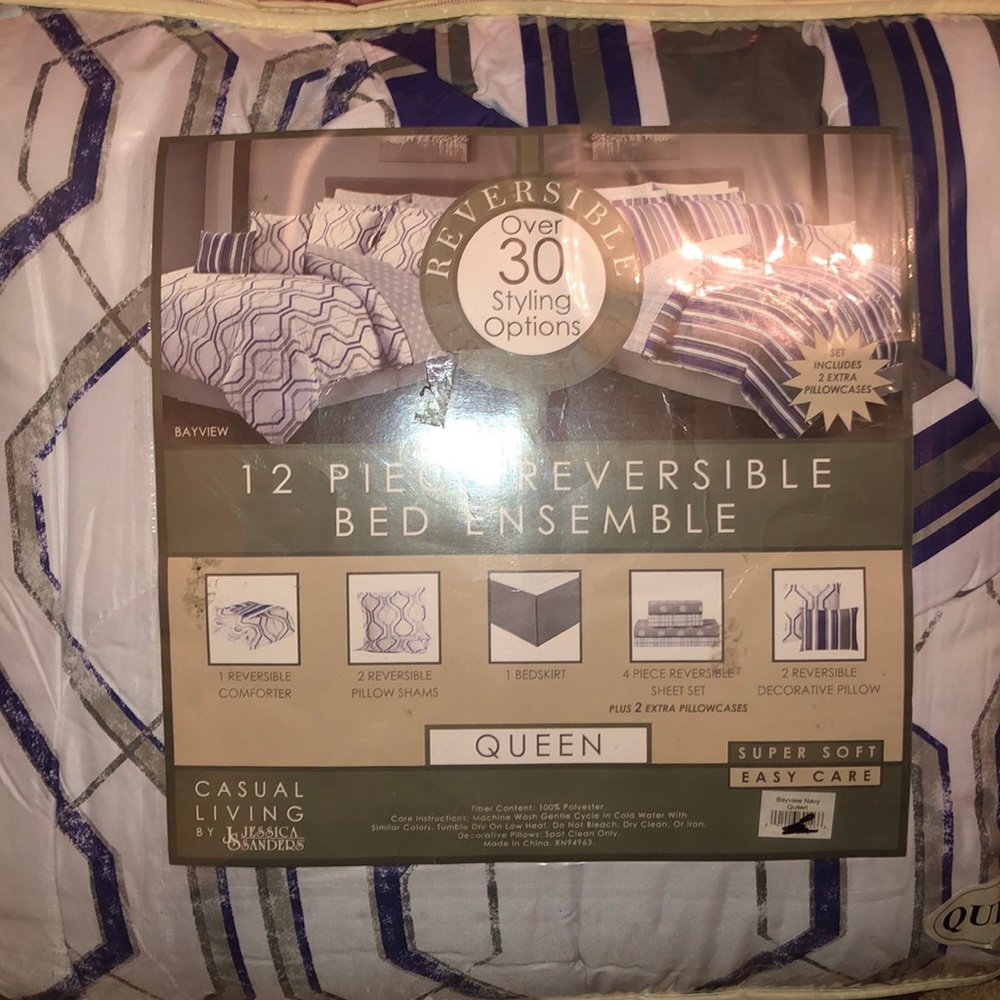 NEW 12 Piece Reversible Bed Ensemble